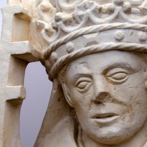 Rosto. Pormenor da escultura em calcário de São Gregório Magno. Século XVI.
