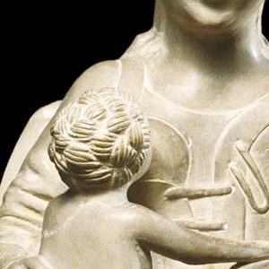 Virgem a amamentar. Pormenor da escultura Virgem do Leite. Século XV.