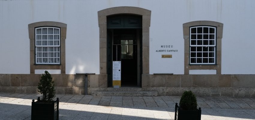 Vista da entrada principal do Museu