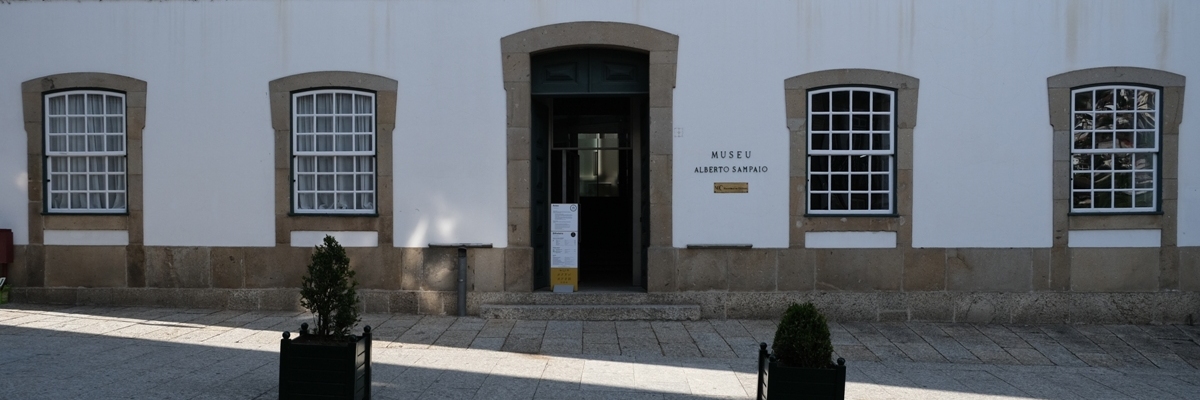Vista da entrada principal do Museu